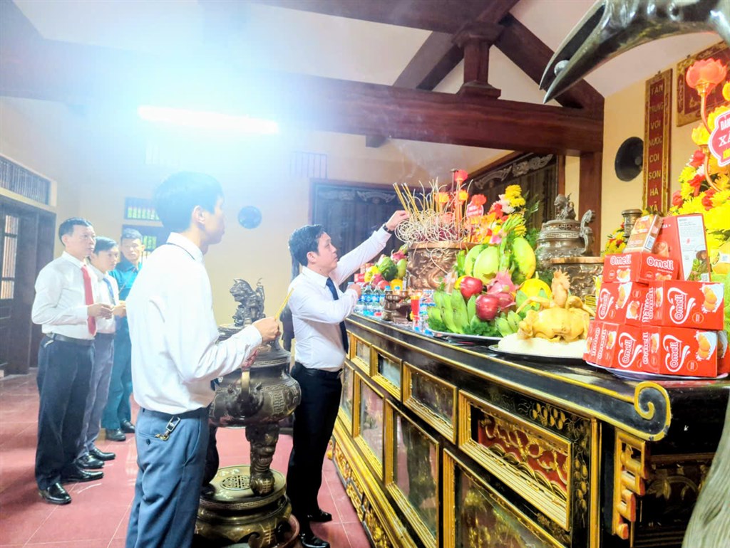 Anh-tin-bai